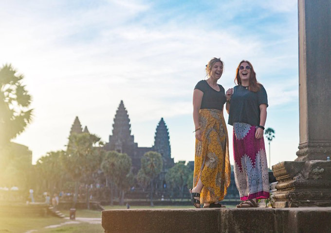 travelers-in-cambodia