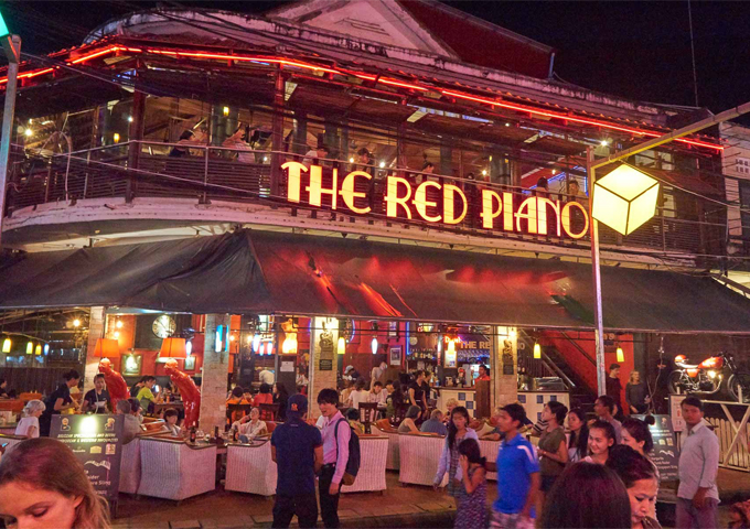 the-red-piano-bar-pub-street-siem-reap