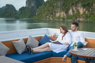 INT-V-HVLT10 10 Days Vietnam Highlights Tour with Luxury Halong Bay Cruise