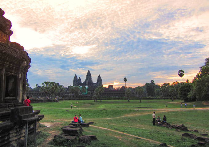 angkor-wat-path