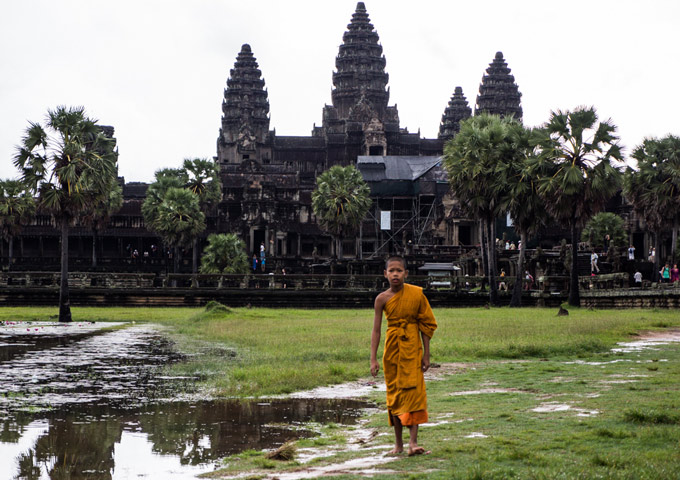 siem-reap-angkor-wat-monk-boy