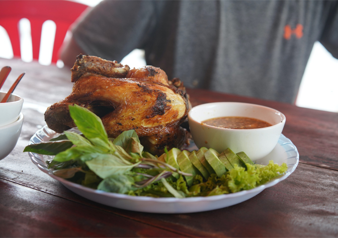 a-local-cambodian-cuisine-with-roasted-chicken-and-sauce