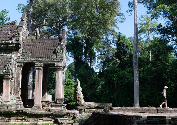 a-man-ramp-walks-preah-khan-temple-siem-reap-cambodia