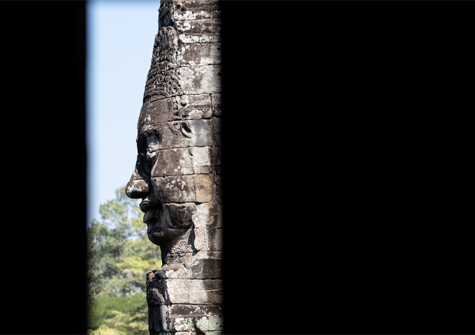 a-quiet-bayon-face-appears-high-up