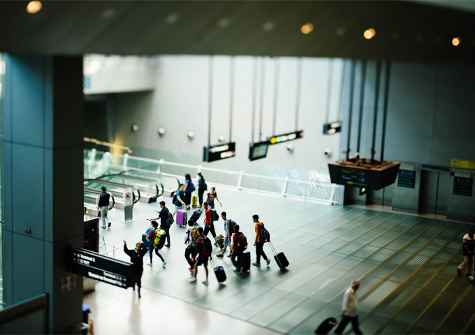 airport-interior-travelers