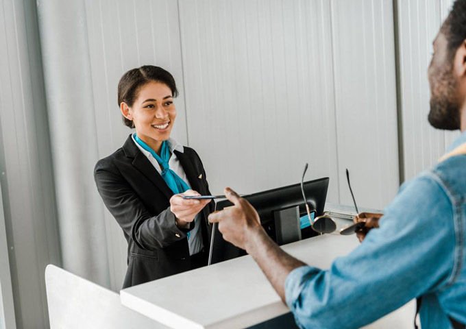 airport-worker