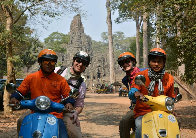 angkor-vespa-tour