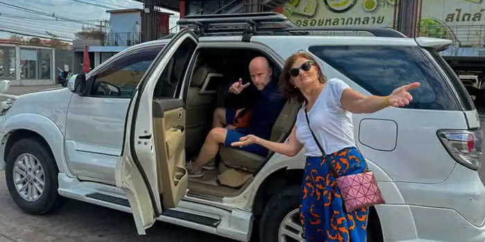 Cambodia honeymoon private transfers cambodia-honeymoon-private-car-transfer