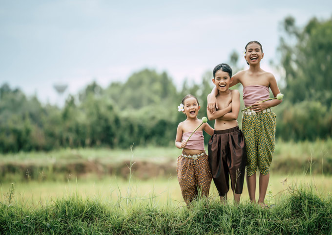 children-wearing-kban-a-loosing-fitting-garment