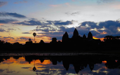 Angkor Wat Sunset Tours: A Rendezvous with History and Majesty