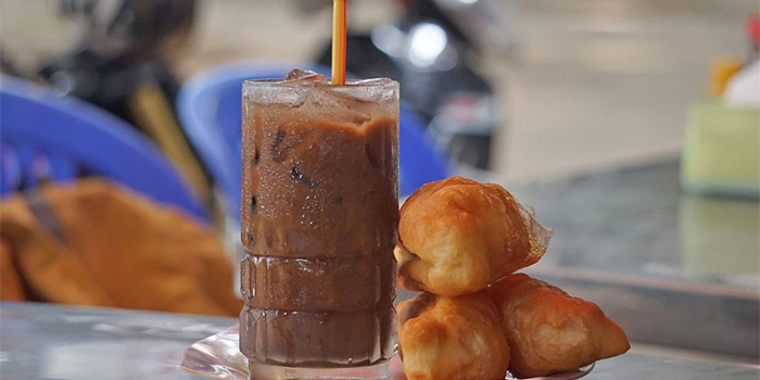 ice-coffee-and-breads