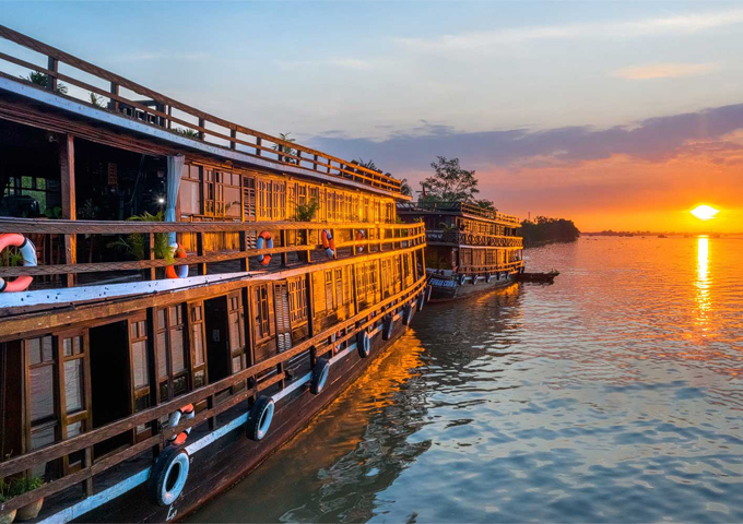 mekong-river-delta-cruise-at-sunset