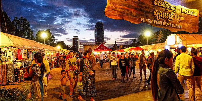 night-market-in-phnom-penh