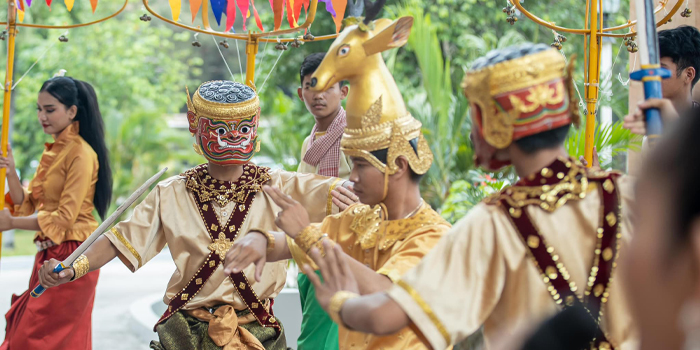 watching-a-sacred-khmer-new-year-blessing-ceremony