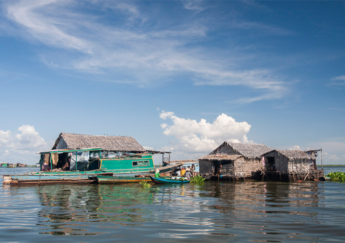 water-life-scenery-on-tonle-sap-lake