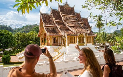 How many days are needed for a Luang Prabang tour in Laos?