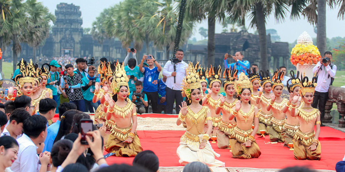 enjoy-cambodian-new-year-festival