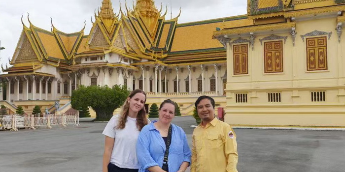 cambodia-tour-with-our-local-tour-guide