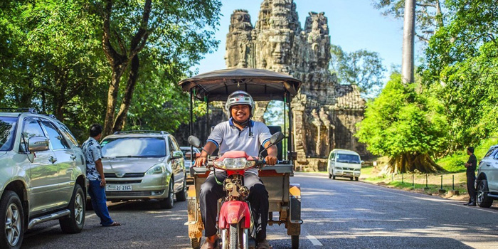 tuk-tuks-in-cambodia