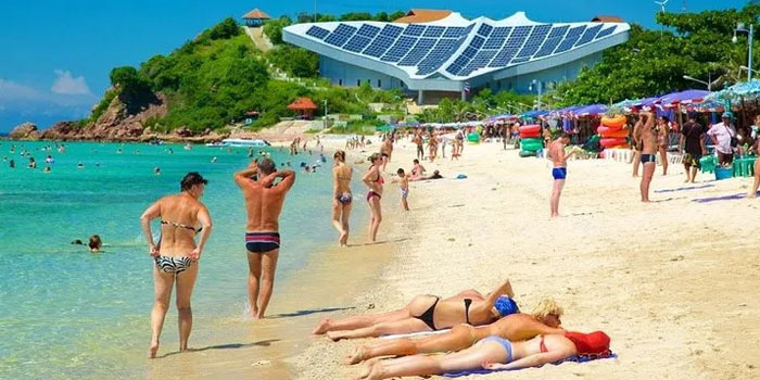 Realx in Pattaya beach