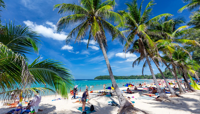phuket-december-festive-beach