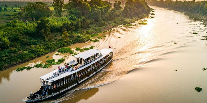 mekong-cruise-in-rainy-season