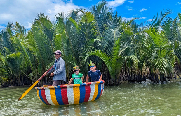 7 Days Relaxing Family Tour in Vietnam: From Vibrant Saigon to Scenic Dalat