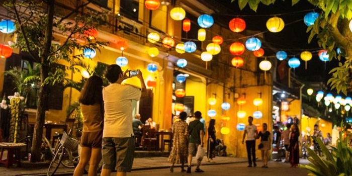 Hoi An Old Town Evening Walk