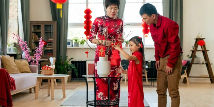 vietnamese-wear-new-red-clothes