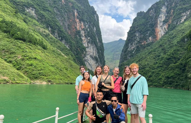 12 Days North Vietnam Scenic Tour with Ha Giang Loop