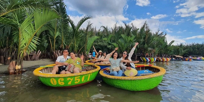 hoi-an-bamboo-basket-boat