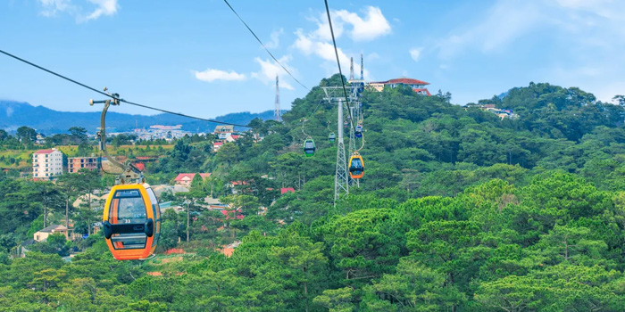 ride-the-cable-car-in-dalat