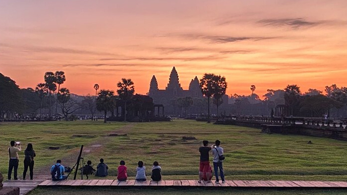 outer-angkor-park-sunset