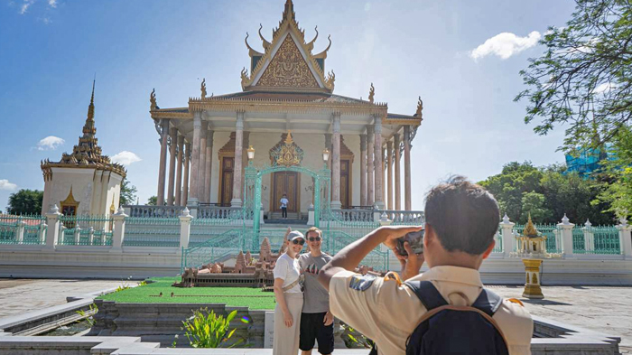 phnom-penh-royal-palace-2-day-tour