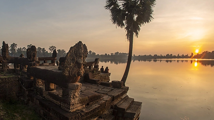 srah-srang-sunset-by-the-water