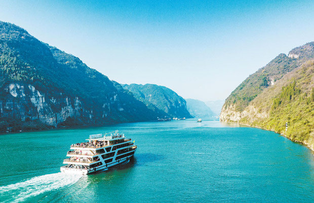 13 Days China Highlights Tour with Yangtze River Cruise