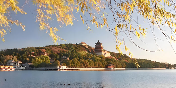 china-autumn-travel-comfort-scene