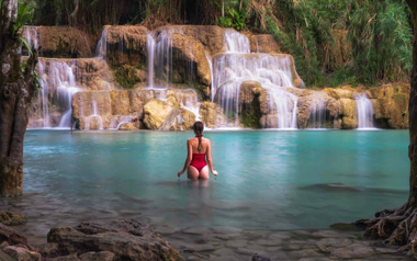 swim-kuang-si-waterfall