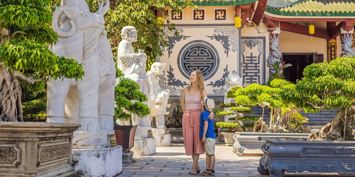 Short activities and easy pacing help families enjoy the trip without getting tired.