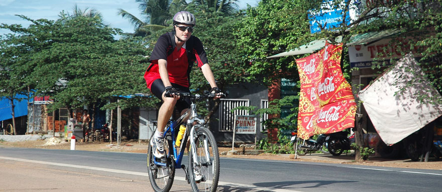 INT-V-CT08  8 Days Central Vietnam Ocean Road Bike Tour