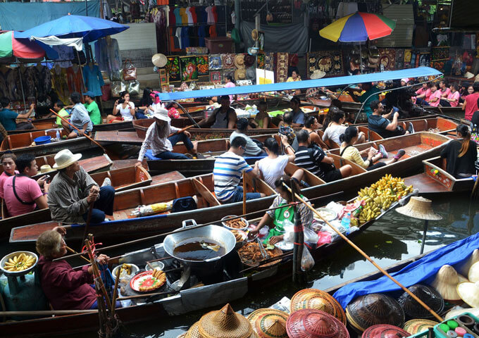 The busy floating market in Can Tho.