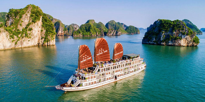 the-beautiful-scenery-of-halong-bay-in-december
