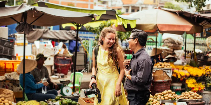 visit-local-market-in-vietnam