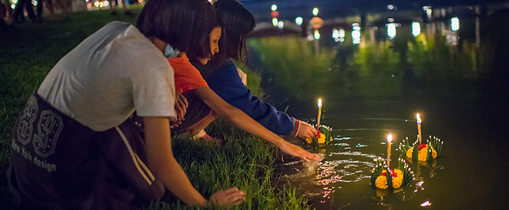 Join in the locals to experience the Loi Krathong Festival! Join in the locals to experience the Loi Krathong Festival!