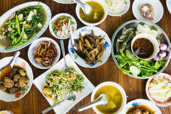 Burmese tea house meals