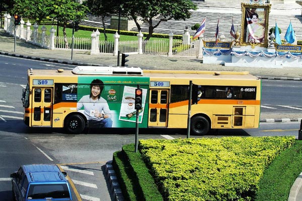 The shuttle bus to Bangkok downtown