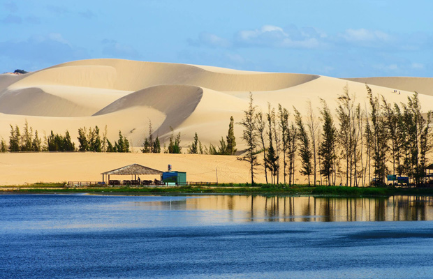 10-Day Central Vietnam Tour with Beach Relaxing & Culinary Tasting (All-Inclusive & Slow-Paced in Ancient Towns)